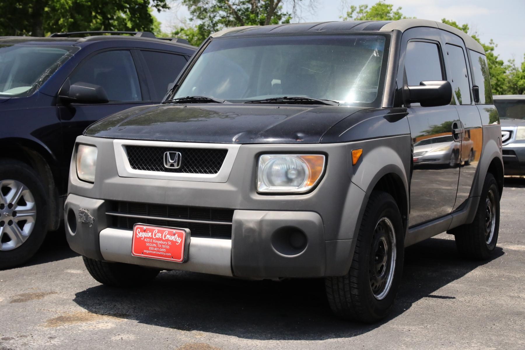 2003 BLACK HONDA ELEMENT DX 2WD (5J6YH17203L) with an 2.4L L4 DOHC 16V engine, 5-SPEED MANUAL transmission, located at 420 E. Kingsbury St., Seguin, TX, 78155, (830) 401-0495, 29.581060, -97.961647 - Photo #2